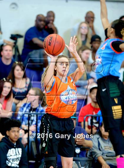 Thumbnail 1 in 2016 Sacramento Optimist All-Stars North vs South photogallery.
