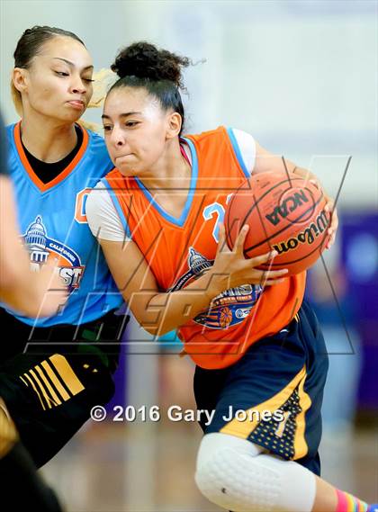 Thumbnail 3 in 2016 Sacramento Optimist All-Stars North vs South photogallery.