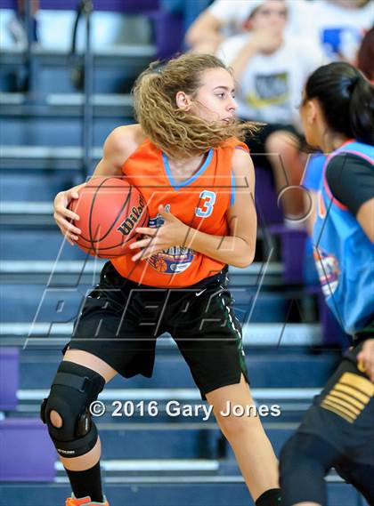 Thumbnail 2 in 2016 Sacramento Optimist All-Stars North vs South photogallery.