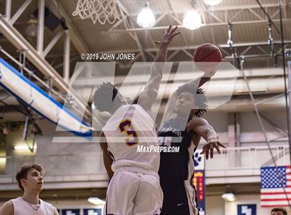 Thumbnail 1 in Perkiomen vs. St. Thomas More (Metro Classic) photogallery.