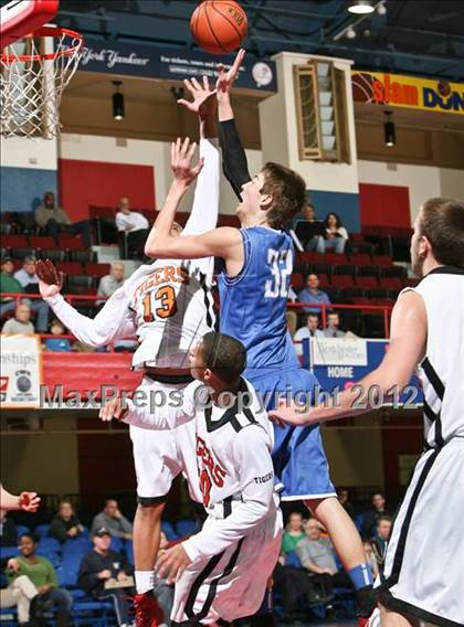 Thumbnail 3 in Haldane vs. Tuckahoe (Class C Semifinal) photogallery.