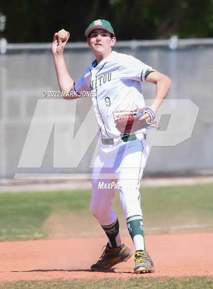 Thumbnail 1 in Manitou Springs vs. Baker (Coach Bob Invitational) photogallery.