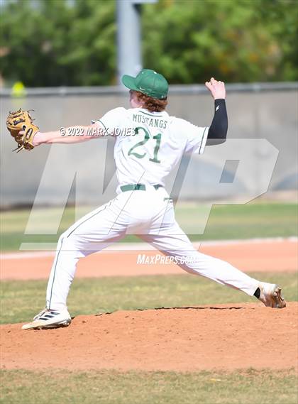 Thumbnail 3 in Manitou Springs vs. Baker (Coach Bob Invitational) photogallery.