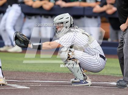 Thumbnail 3 in Southlake Carroll vs. Keller (UIL 6A Regional Finals Game 2) photogallery.