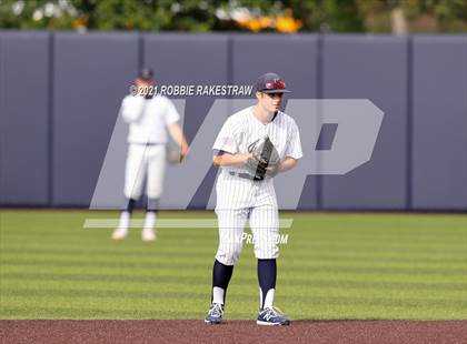 Thumbnail 1 in Southlake Carroll vs. Keller (UIL 6A Regional Finals Game 2) photogallery.