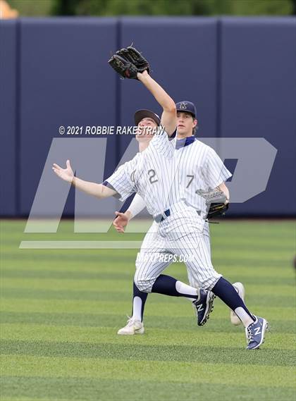 Thumbnail 1 in Southlake Carroll vs. Keller (UIL 6A Regional Finals Game 2) photogallery.