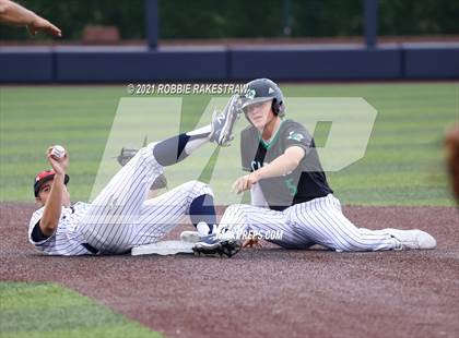 Thumbnail 1 in Southlake Carroll vs. Keller (UIL 6A Regional Finals Game 2) photogallery.
