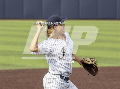 Thumbnail 3 in Southlake Carroll vs. Keller (UIL 6A Regional Finals Game 2) photogallery.