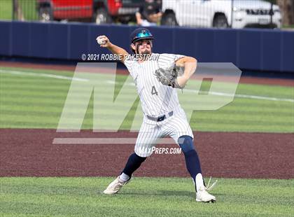 Thumbnail 3 in Southlake Carroll vs. Keller (UIL 6A Regional Finals Game 2) photogallery.