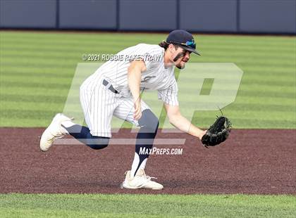 Thumbnail 2 in Southlake Carroll vs. Keller (UIL 6A Regional Finals Game 2) photogallery.