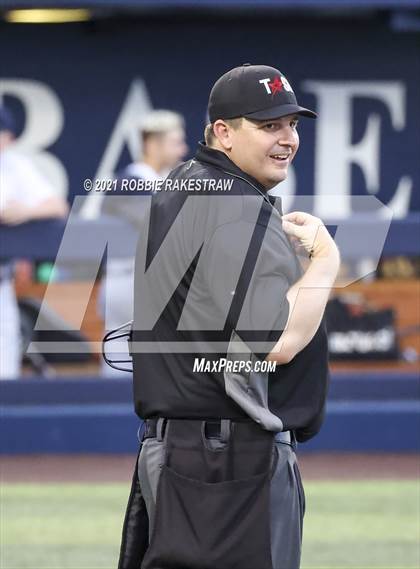Thumbnail 1 in Southlake Carroll vs. Keller (UIL 6A Regional Finals Game 2) photogallery.