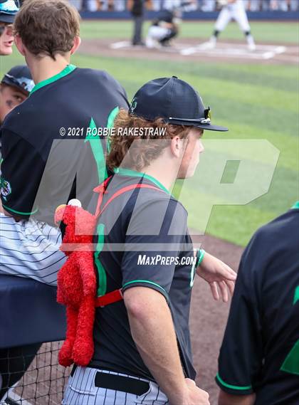 Thumbnail 3 in Southlake Carroll vs. Keller (UIL 6A Regional Finals Game 2) photogallery.
