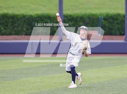 Thumbnail 2 in Southlake Carroll vs. Keller (UIL 6A Regional Finals Game 2) photogallery.