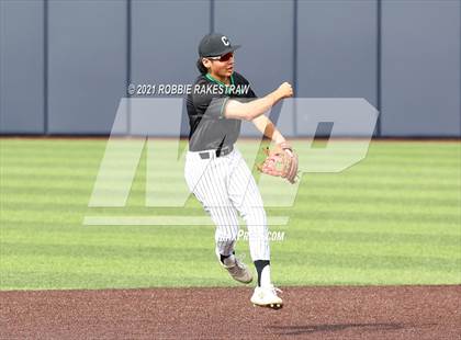 Thumbnail 3 in Southlake Carroll vs. Keller (UIL 6A Regional Finals Game 2) photogallery.
