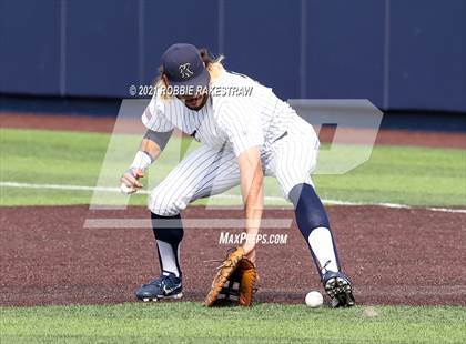 Thumbnail 1 in Southlake Carroll vs. Keller (UIL 6A Regional Finals Game 2) photogallery.