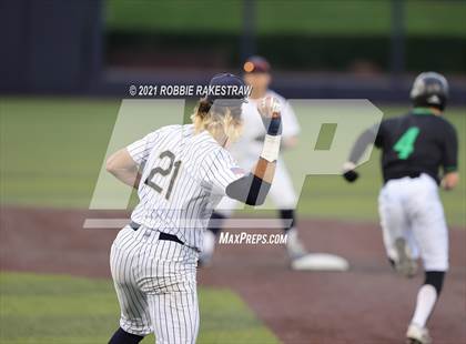 Thumbnail 1 in Southlake Carroll vs. Keller (UIL 6A Regional Finals Game 2) photogallery.