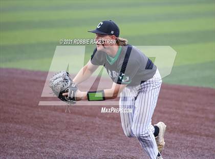 Thumbnail 1 in Southlake Carroll vs. Keller (UIL 6A Regional Finals Game 2) photogallery.