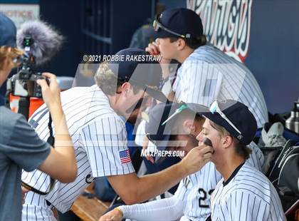 Thumbnail 2 in Southlake Carroll vs. Keller (UIL 6A Regional Finals Game 2) photogallery.