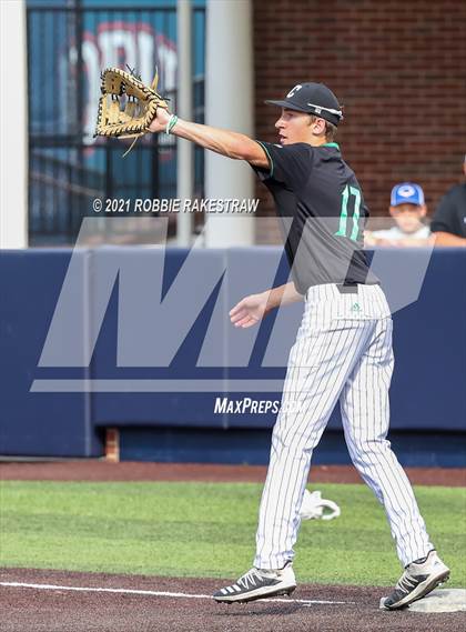Thumbnail 3 in Southlake Carroll vs. Keller (UIL 6A Regional Finals Game 2) photogallery.