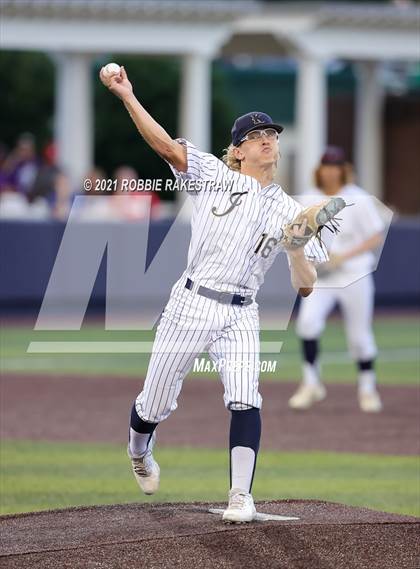 Thumbnail 2 in Southlake Carroll vs. Keller (UIL 6A Regional Finals Game 2) photogallery.