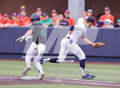 Thumbnail 3 in Southlake Carroll vs. Keller (UIL 6A Regional Finals Game 2) photogallery.