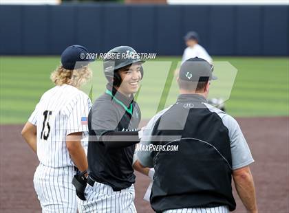 Thumbnail 2 in Southlake Carroll vs. Keller (UIL 6A Regional Finals Game 2) photogallery.