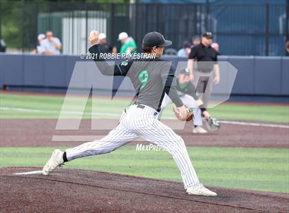 Thumbnail 3 in Southlake Carroll vs. Keller (UIL 6A Regional Finals Game 2) photogallery.