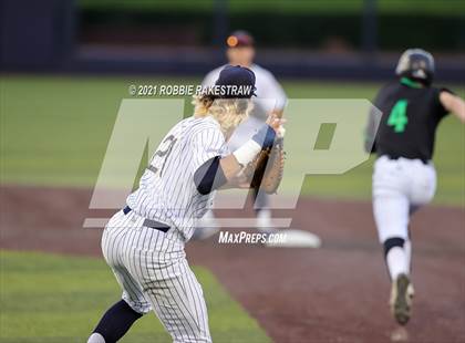 Thumbnail 3 in Southlake Carroll vs. Keller (UIL 6A Regional Finals Game 2) photogallery.