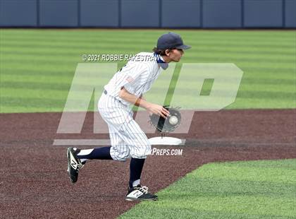 Thumbnail 2 in Southlake Carroll vs. Keller (UIL 6A Regional Finals Game 2) photogallery.