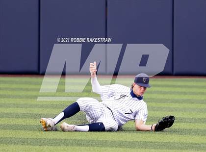 Thumbnail 1 in Southlake Carroll vs. Keller (UIL 6A Regional Finals Game 2) photogallery.