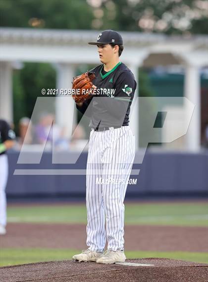 Thumbnail 2 in Southlake Carroll vs. Keller (UIL 6A Regional Finals Game 2) photogallery.