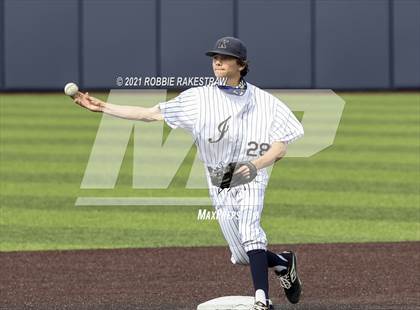 Thumbnail 3 in Southlake Carroll vs. Keller (UIL 6A Regional Finals Game 2) photogallery.