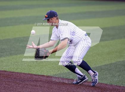 Thumbnail 2 in Southlake Carroll vs. Keller (UIL 6A Regional Finals Game 2) photogallery.