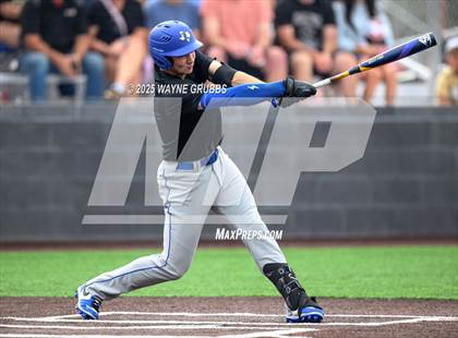 Thumbnail 1 in Pleasant Grove vs. Lindale (UIL 4A D1 Region Finals) photogallery.
