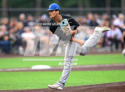 Thumbnail 1 in Pleasant Grove vs. Lindale (UIL 4A D1 Region Finals) photogallery.