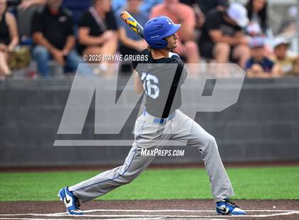 Thumbnail 3 in Pleasant Grove vs. Lindale (UIL 4A D1 Region Finals) photogallery.