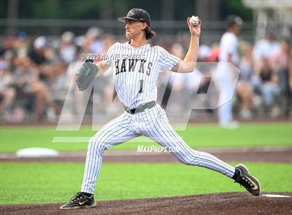 Thumbnail 1 in Pleasant Grove vs. Lindale (UIL 4A D1 Region Finals) photogallery.