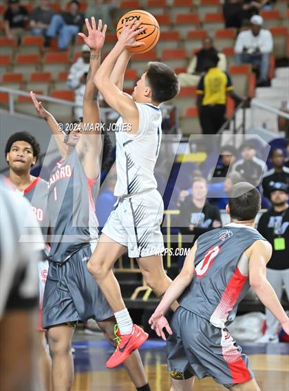 Thumbnail 2 in Deer Valley vs. Sahuaro (AIA 4A Final) photogallery.