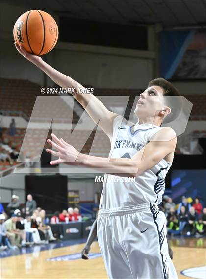 Thumbnail 3 in Deer Valley vs. Sahuaro (AIA 4A Final) photogallery.