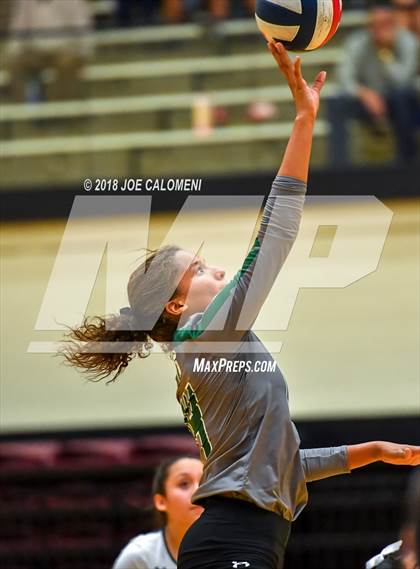 Thumbnail 2 in Reagan [Ronald] vs O'Connor (Class 6A Bidistrict) photogallery.