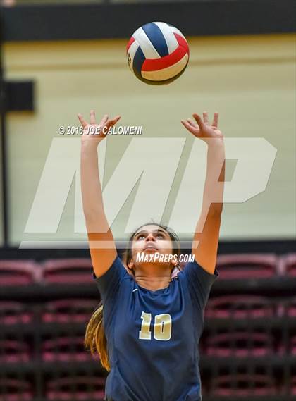 Thumbnail 3 in Reagan [Ronald] vs O'Connor (Class 6A Bidistrict) photogallery.