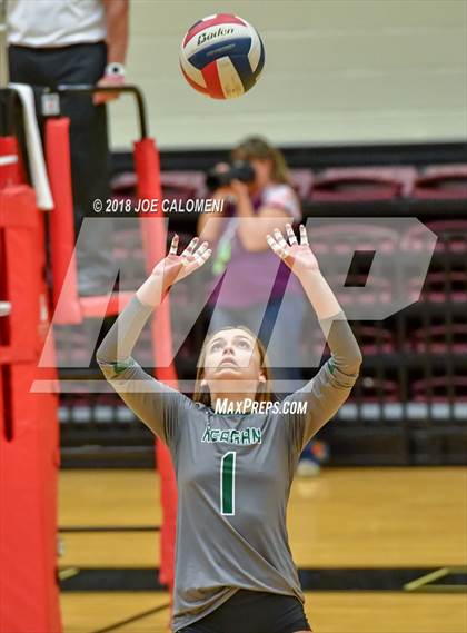 Thumbnail 3 in Reagan [Ronald] vs O'Connor (Class 6A Bidistrict) photogallery.