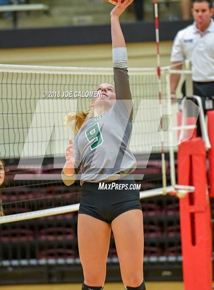 Thumbnail 1 in Reagan [Ronald] vs O'Connor (Class 6A Bidistrict) photogallery.