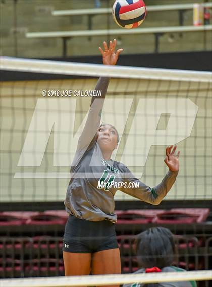 Thumbnail 3 in Reagan [Ronald] vs O'Connor (Class 6A Bidistrict) photogallery.
