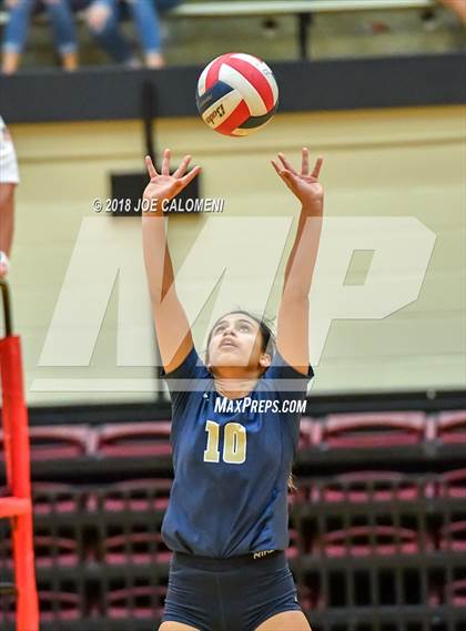 Thumbnail 3 in Reagan [Ronald] vs O'Connor (Class 6A Bidistrict) photogallery.