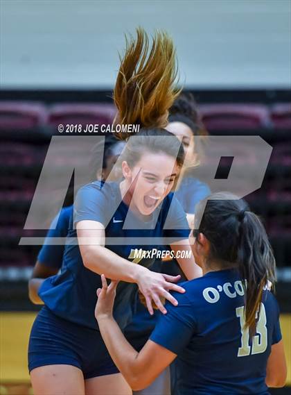 Thumbnail 2 in Reagan [Ronald] vs O'Connor (Class 6A Bidistrict) photogallery.