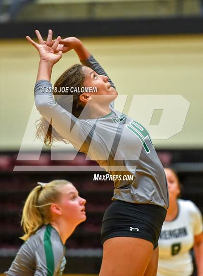 Thumbnail 3 in Reagan [Ronald] vs O'Connor (Class 6A Bidistrict) photogallery.
