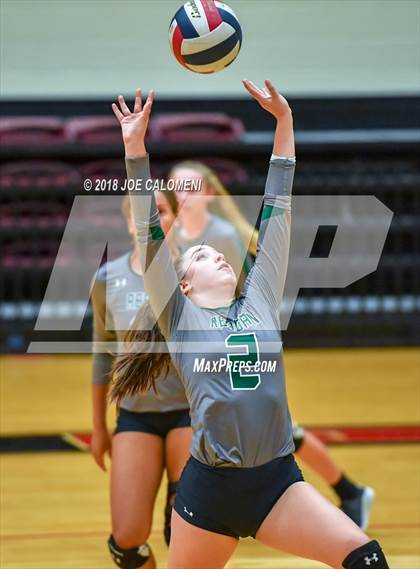 Thumbnail 1 in Reagan [Ronald] vs O'Connor (Class 6A Bidistrict) photogallery.