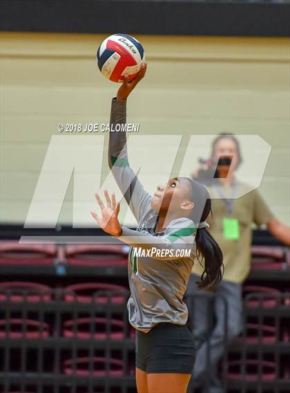 Thumbnail 3 in Reagan [Ronald] vs O'Connor (Class 6A Bidistrict) photogallery.