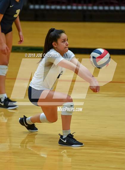 Thumbnail 1 in Reagan [Ronald] vs O'Connor (Class 6A Bidistrict) photogallery.